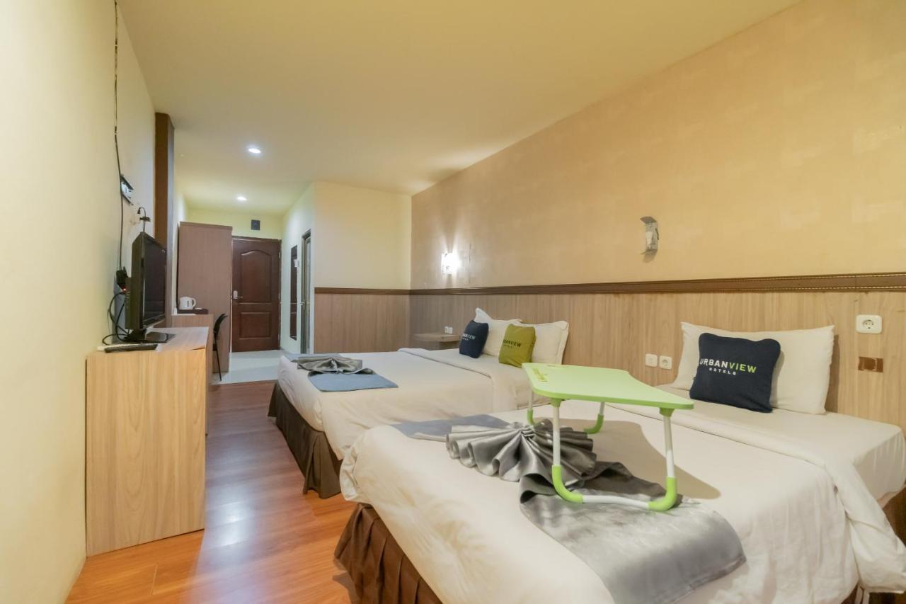 Urbanview Hotel Best Skip Palembang Exterior foto